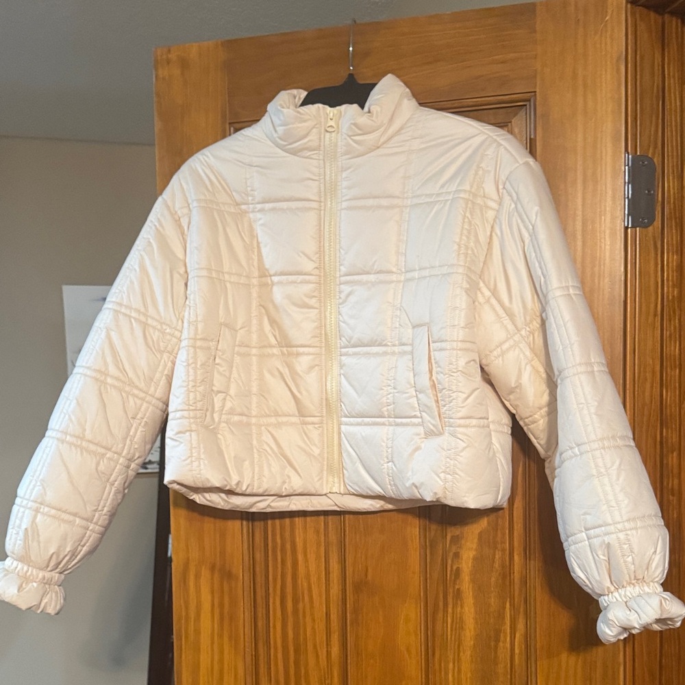 Chelsea & Violet Off-White Quilted Puffer Jacket